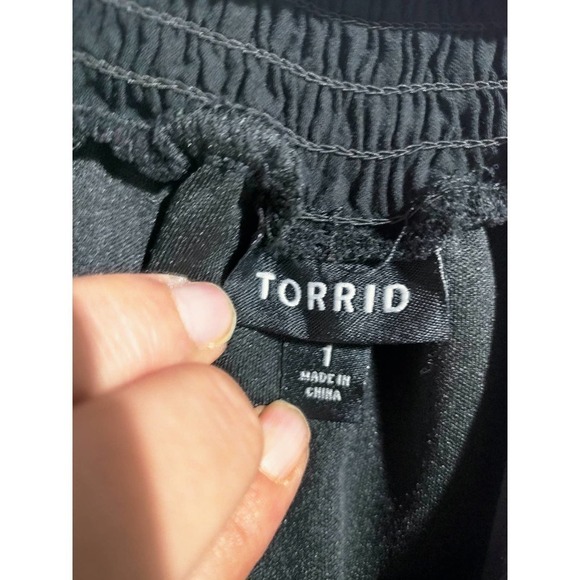 Torrid black long sleeve dress with low v neck and string tie woman size 1X (1) - Picture 5 of 9